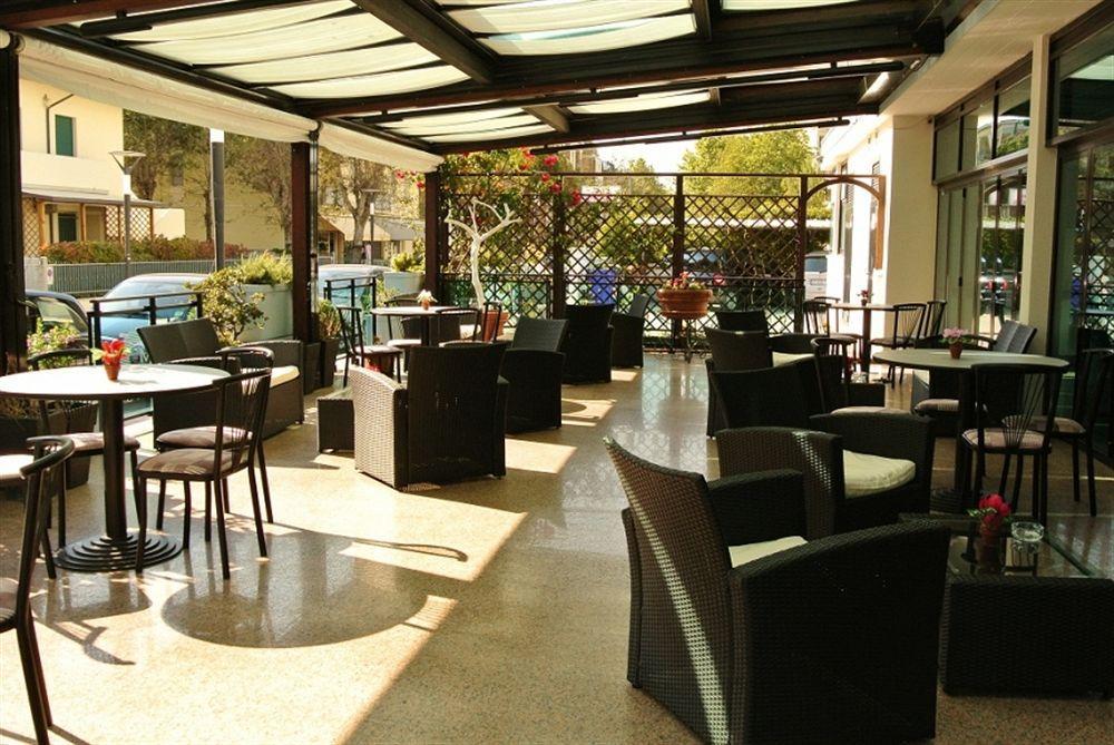 Hotel Mirage Lido di Classe Exterior foto